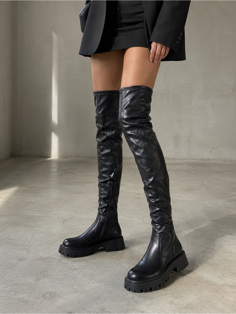 AZALEA WANG Ajuna Black Flat Thigh High Stretch PU Boots NIB